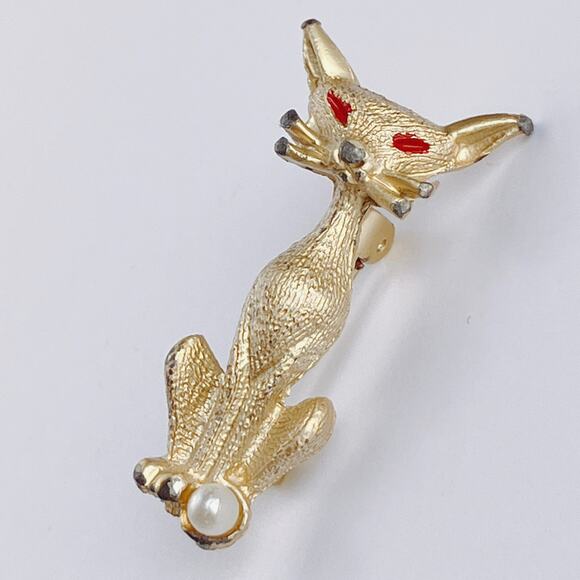 VTG Mid Century Brooch Cat Red Enamel Eyes Faux Pearl Paw Gold Tone Pin - Picture 6 of 11